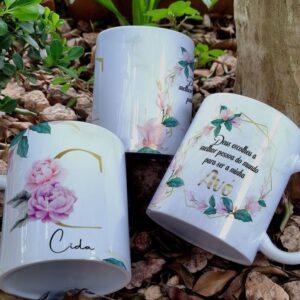 Caneca alfabeto dourado