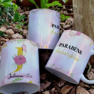 Caneca alfabeto floral - Feliz aniversário